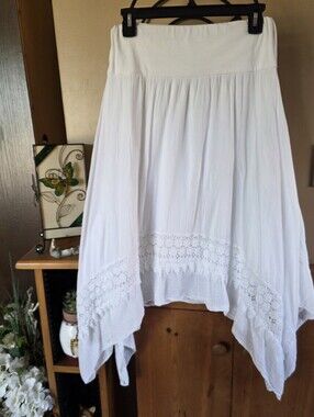 Beyond Capri Made In Italy White Bohemian Crochet Trim Handkerchief Hem Skirt